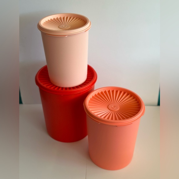 Tupperware Canisters. - Picture 3 of 3